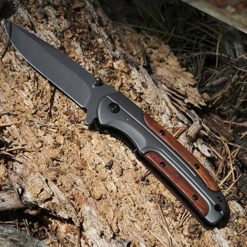 Top 5 Tactical Knives Every Outdoorsman Needs
